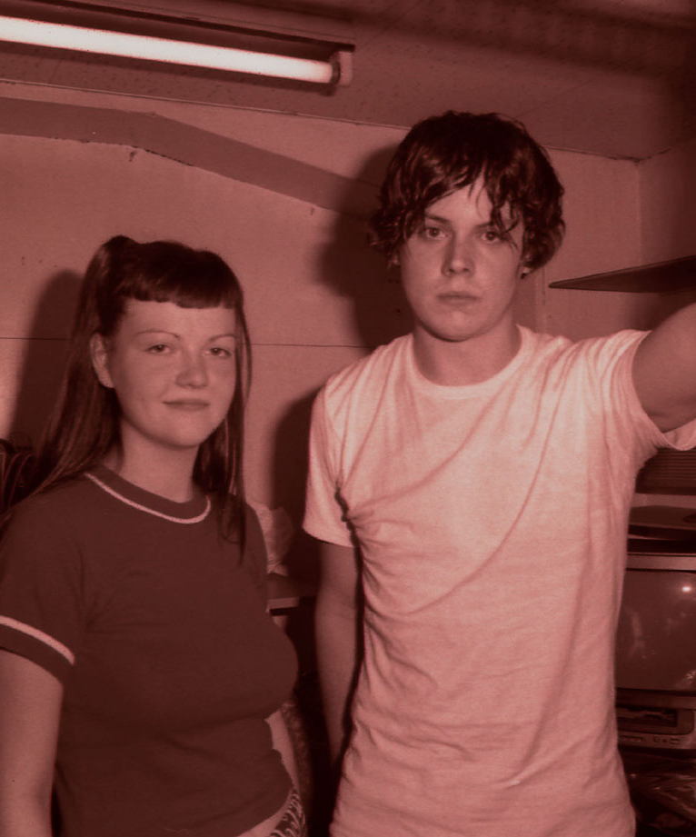 White Stripes in Japan, 2000, taken by Nasao Nakagami. This file is licensed under the Creative Commons Attribution-Share Alike 2.0 Generic license.